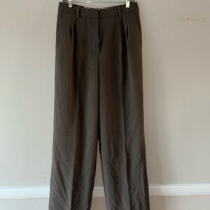 Aritzia Woman's - The Effortless Pant – Crepette, Dark Olive, Size 10